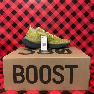Yeezy Hylte Glow Size 10.5